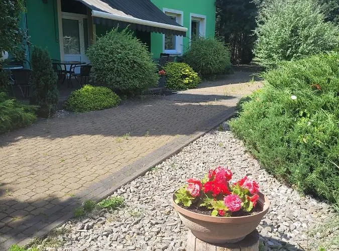 Turystyczne Usługi Hotelarskie Hotel *